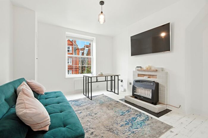 4 Bedroom Flat To Rent In Chicksand Street, London, E1