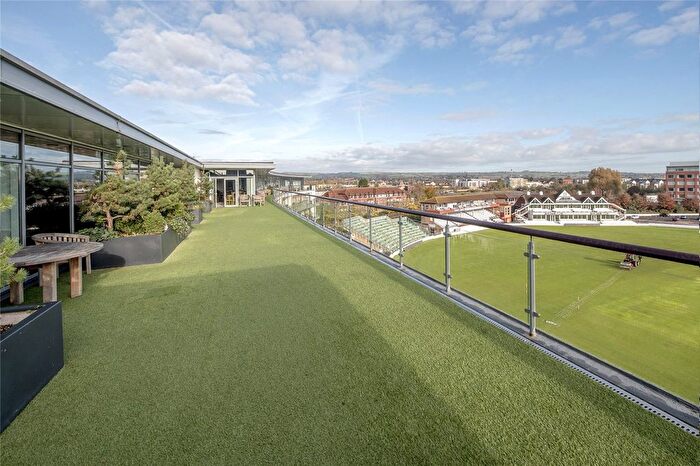 2 Bedroom Flat For Sale In Coal Orchard, Taunton, Somerset, TA1