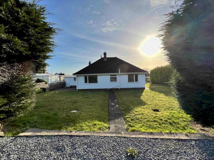 3 Bedroom Bungalow To Rent In Cambridge Road, Swansea, SA3