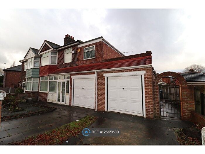 5 Bedroom Semi Detached House To Rent In Loushers Lane, Warrington, WA4