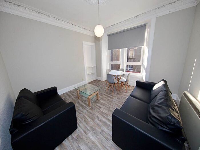 2 Bedroom Flat To Rent In Albert Street, Dundee, DD4