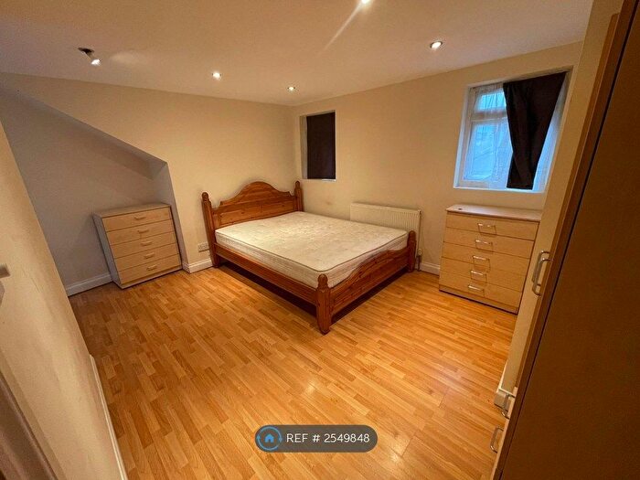 2 Bedroom Flat To Rent In Downsfield Road, London, E17