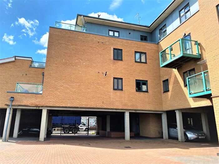 2 Bedroom Flat To Rent In Narev Court Enfield, EN3