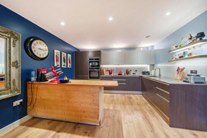 2 Bedroom Apartment To Rent In Leapale Lane, Guildford, GU1