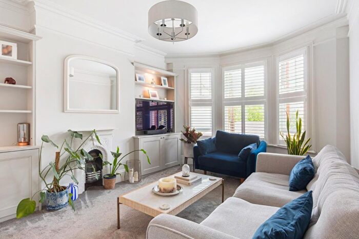 2 Bedroom Flat For Sale In Aristotle Road, Clapham North, SW4