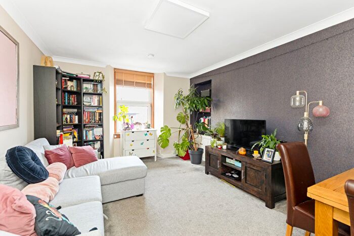 3 Bedroom Maisonette For Sale In B, Main Street, East Calder, EH53