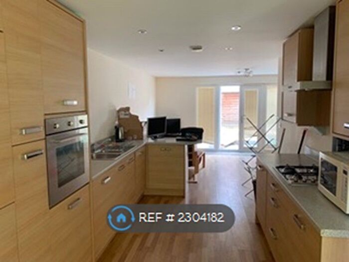 6 Bedroom Terraced House To Rent In Long Down Avenue, Bristol, BS16