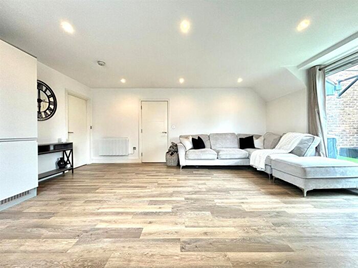 2 Bedroom Apartment For Sale In The Broadway, Farnham Common, SL2