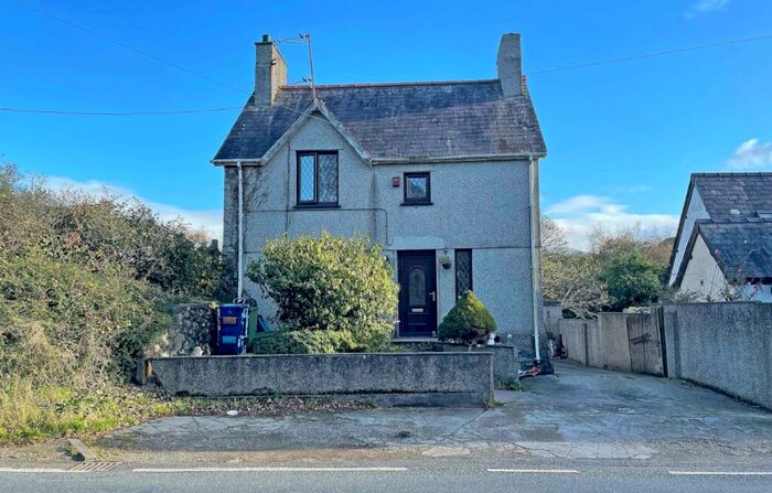 4 Bedroom Detached House For Sale In Caeathro, Caernarfon, Gwynedd, LL55