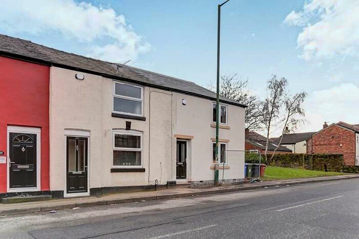 2 Bedroom House To Rent In Stockport Road, Hyde, Cheshire, SK14