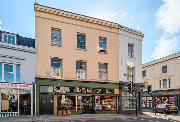 1 Bedroom Apartment For Sale In High Street, Cheltenham, Gloucestershire, GL50