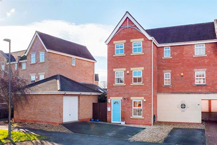 4 Bedroom End Terrace House For Sale In Holland House Road, Walton-Le-Dale, Preston, PR5