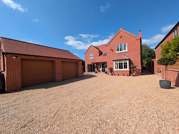 4 Bedroom Detached House To Rent In Fox Gardens, Grantham, NG31