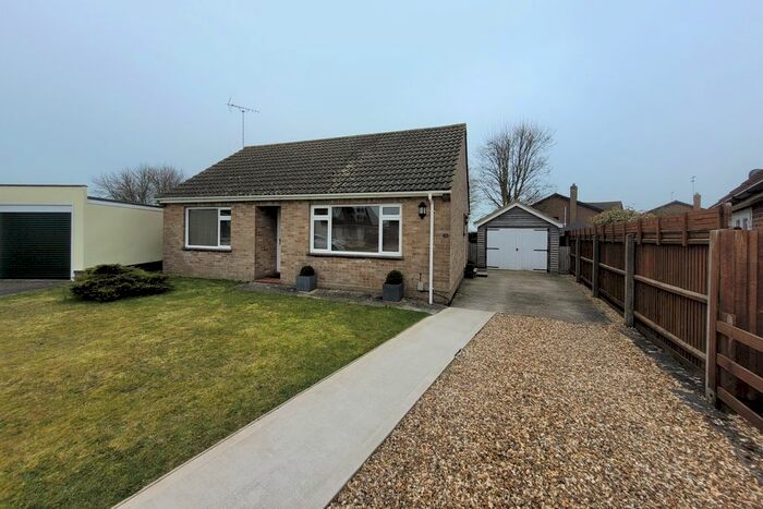 2 Bedroom Bungalow To Rent In Downleaze, Durrington, Salisbury, SP4