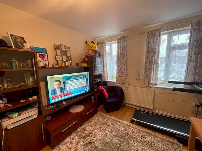 1 Bedroom Flat To Rent In Eastcote Lane, Harrow, Greater London, HA2