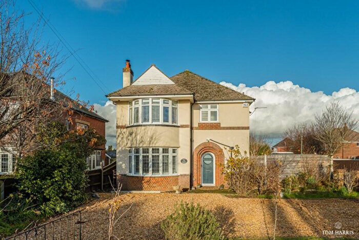 3 Bedroom Detached House For Sale In Harewood Avenue, Bournemouth, Dorset, BH7