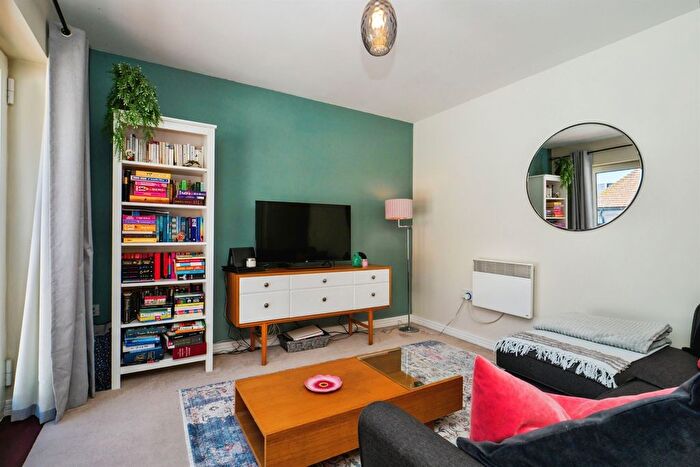 1 Bedroom Flat For Sale In Drying Shed Lane, Canterbury, CT1