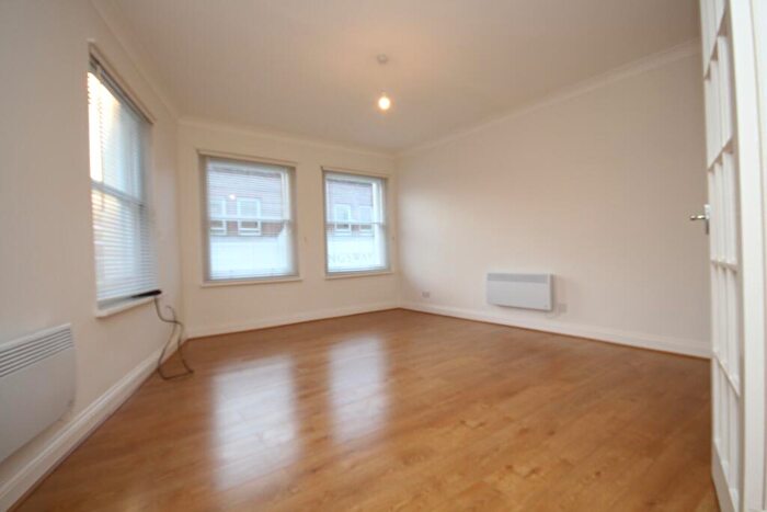 2 Bedroom Apartment To Rent In Nicholsons Lane, Maidenhead, Berkshire, SL6