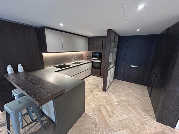 2 Bedroom Apartment To Rent In Circus Road West, Battersea Park, SW11