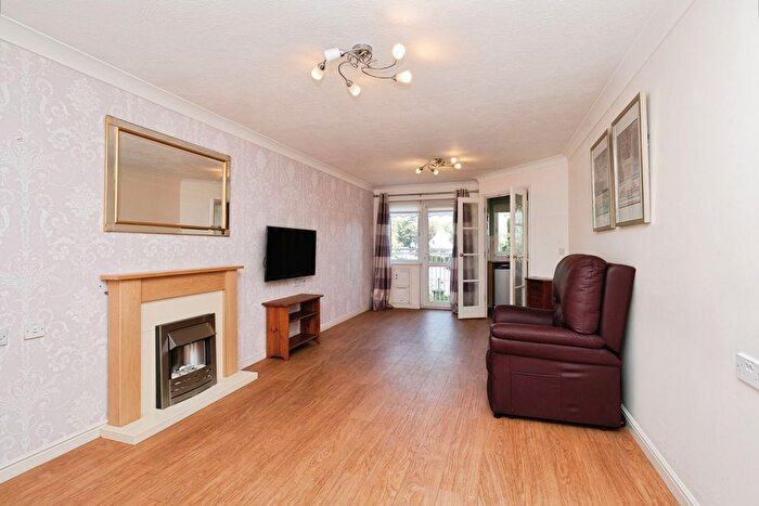 2 Bedroom Flat For Sale In Roby Court, Liverpool, L36