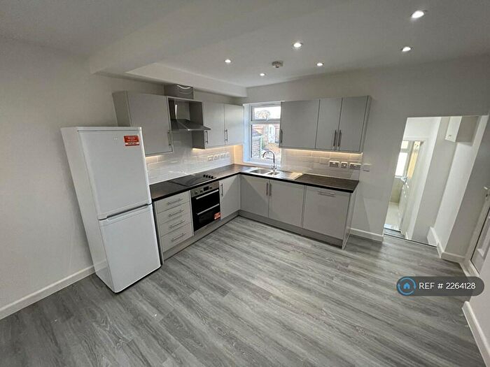 1 Bedroom Flat To Rent In Beckenham Lane, Bromley, BR2