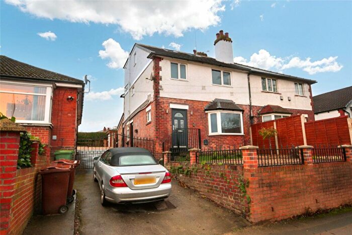 4 Bedroom Semi-Detached House To Rent In Ring Road, Farnley, Leeds, West Yorkshire, LS12