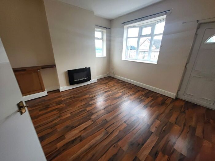 2 Bedroom Detached House To Rent In Commonside, Brierley Hill, DY5