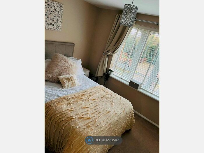 1 Bedroom Flat To Rent In Frazer Close, Romford RM1