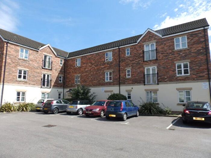 2 Bedroom Flat To Rent In Temple Court, Wakefield, West Yorkshire, WF1