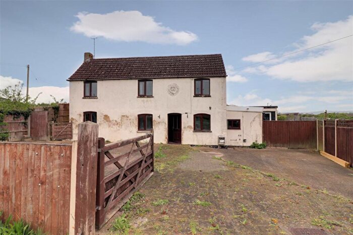 3 Bedroom Detached House For Sale In Bristol Road, Whitminster, Gloucester, GL2