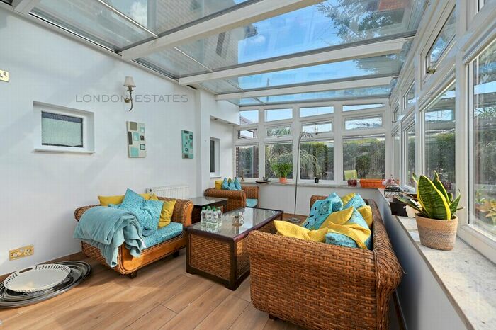 4 Bedroom End Of Terrace House To Rent In Noel Road, Acton, W3