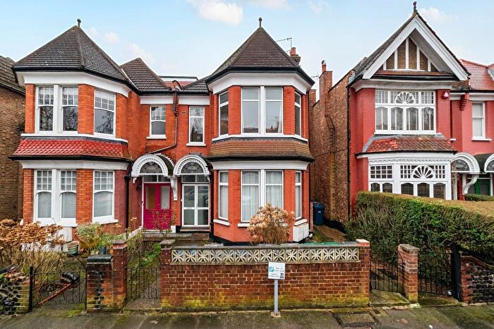 2 Bedroom Flat To Rent In Princes Avenue, Finchley, N3