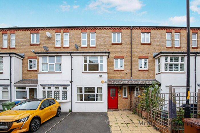 5 Bedroom Town House To Rent In Keats Close, London, SE1