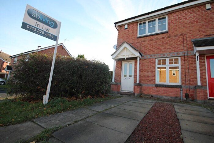 2 Bedroom End Of Terrace House To Rent In The Gardens, Middleton, Leeds, LS10