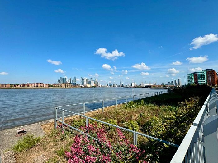 2 Bedroom Flat To Rent In River Gardens Walk, Greenwich, SE10