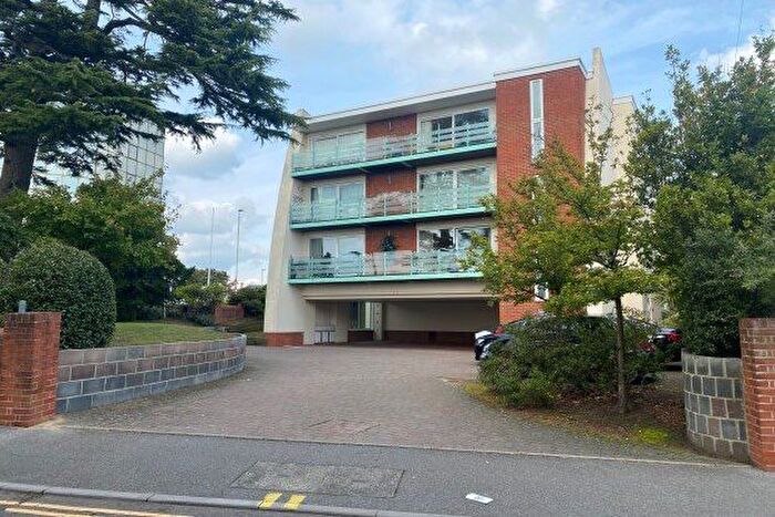 2 Bedroom Flat To Rent In Mount Pleasant Road, Poole, BH15