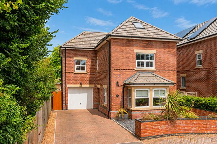 5 Bedroom Detached House For Sale In London Road, Kettering, NN15