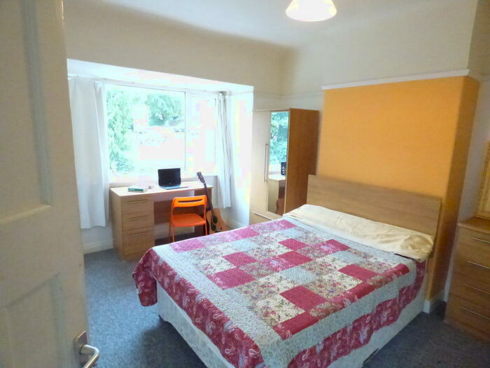 4 Bedroom Semi-Detached House To Rent In Farrar Road, Bangor, Gwynedd, LL57