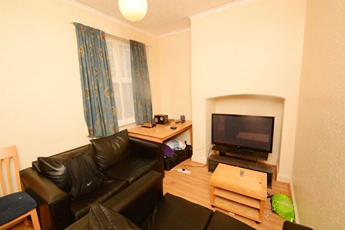 5 Bedroom Detached House To Rent In Landcross Road, Fallowfield, Manchester, M14