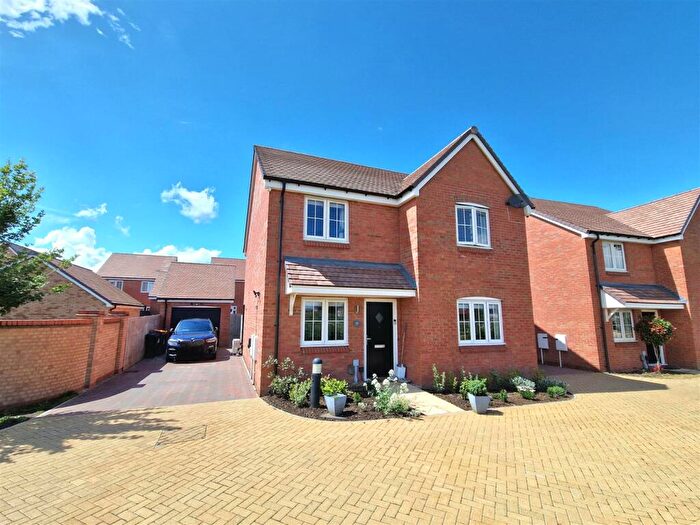 4 Bedroom Detached House For Sale In Pitchfork Way, Houghton Conquest, Bedford, MK45