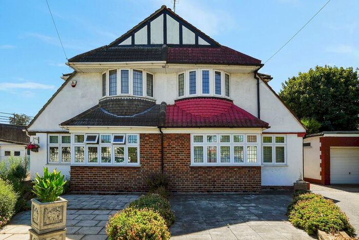 3 Bedroom Semi-Detached House To Rent In Harrow Avenue, Enfield, EN1