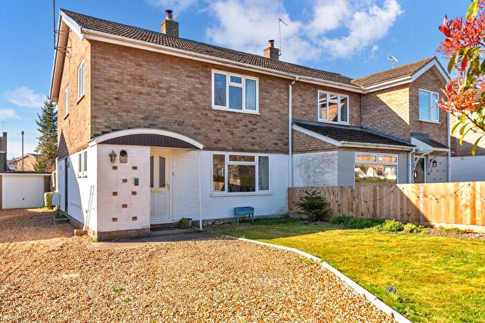 3 Bedroom Semi-Detached House For Sale In Trinity Close, Haslingfield, CB23