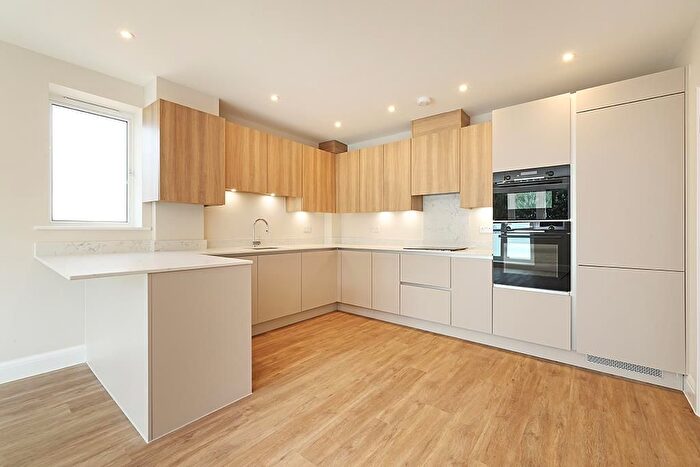 2 Bedroom Flat For Sale In Mclaren Court, Fetcham, KT22