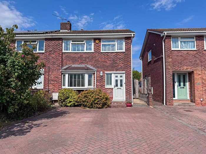 3 Bedroom Semi-Detached House For Sale In Falcon Drive, Patchway, Bristol, BS34