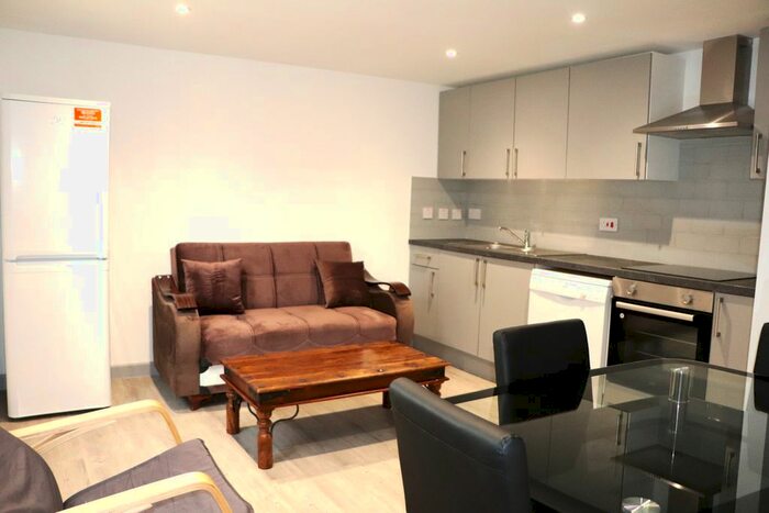 2 Bedroom Flat To Rent In Crofton Road, London, E13