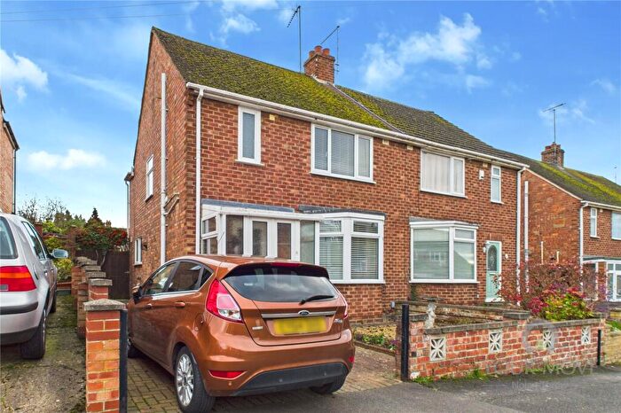 3 Bedroom Semi Detached House For Sale In Edward Close, Kettering, Northamptonshire, NN15