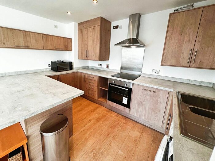 2 Bedroom Flat To Rent In Albion Street, Leeds, West Yorkshire, LS2