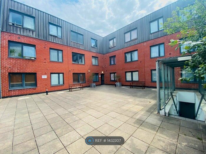 1 Bedroom Flat To Rent In Windmill Court, Ruislip, HA4