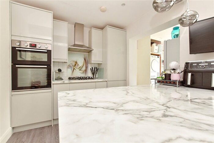 4 Bedroom Semi-detached House For Sale In Kenmore Road, Kenley, Surrey, CR8