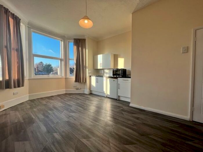 Studio To Rent In Sandford Road, Bromley, London, BR2